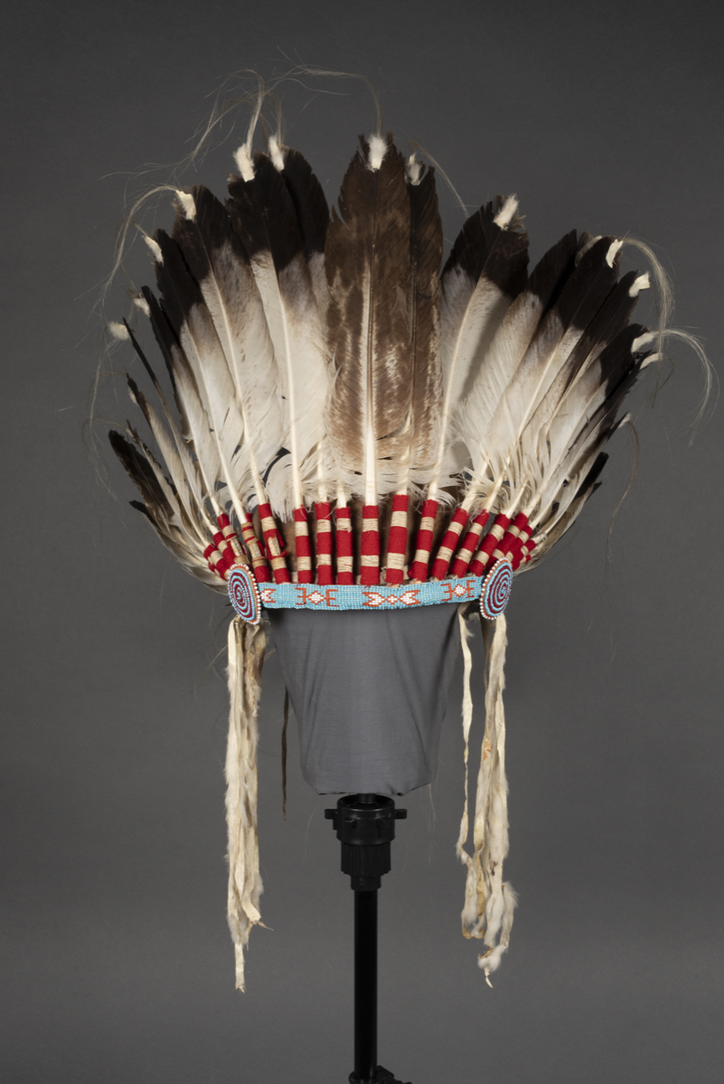 headdress
head dress