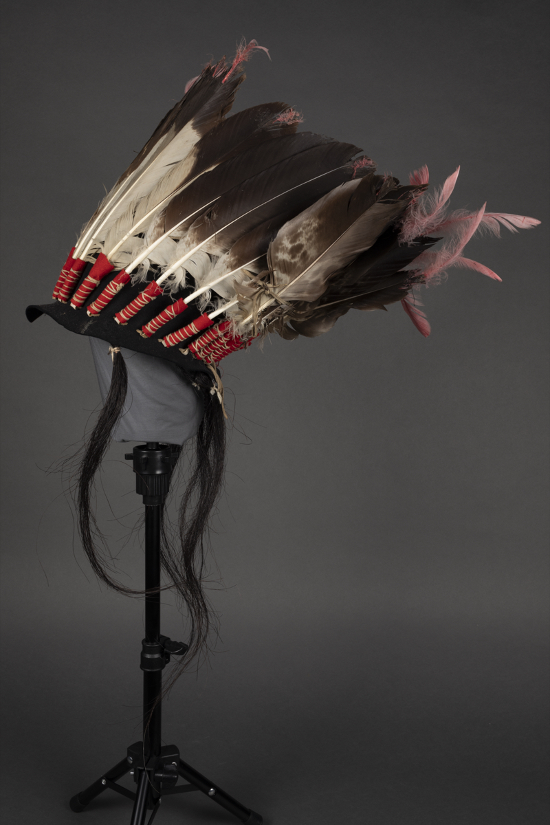 headdress
head dress