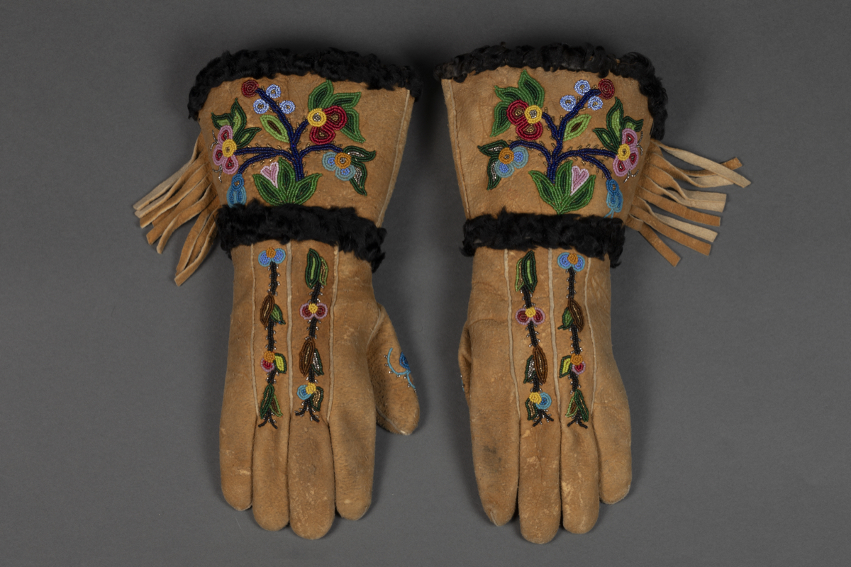 gauntlet  glove