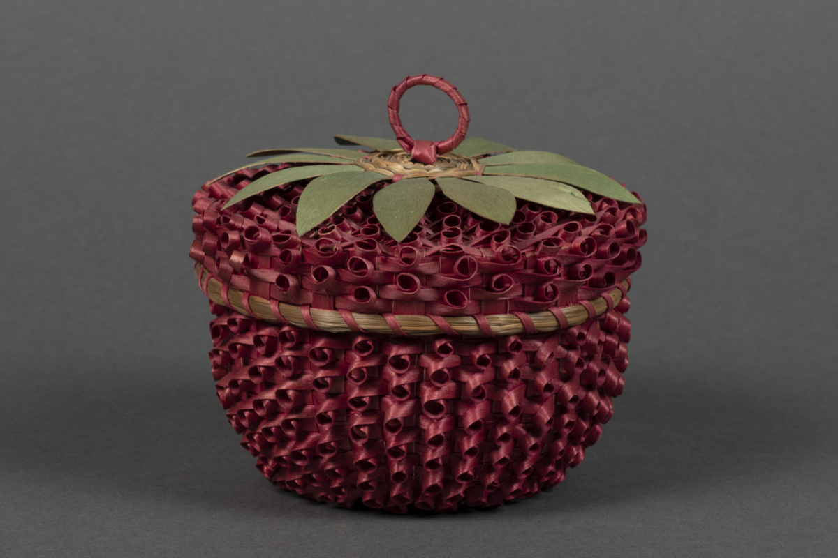 basket with lid