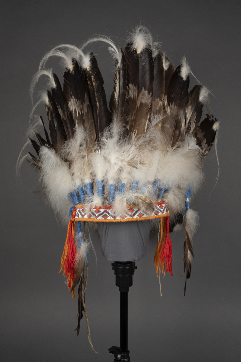 headdress
head dress