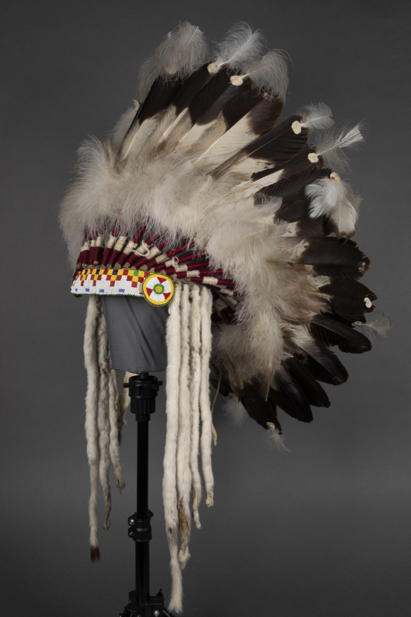 headdress
head dress