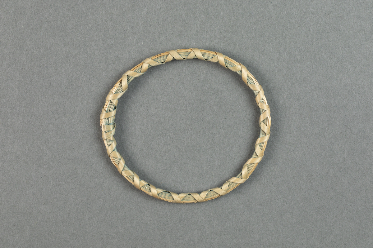 Woven hoop
Trinket
toy