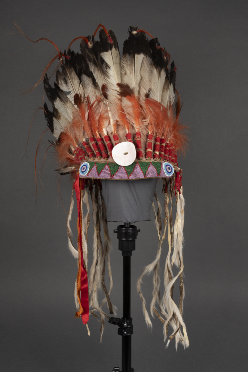 headdress
head dress