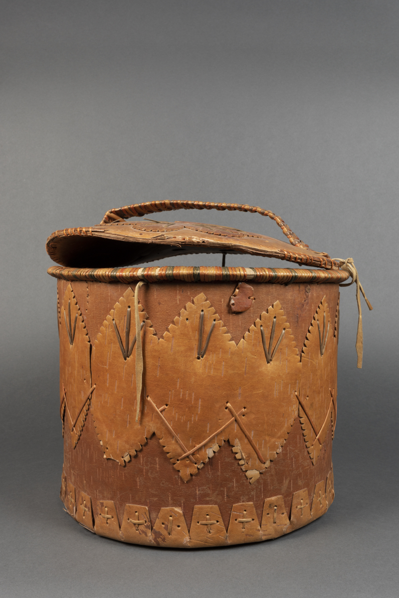 basket with lid