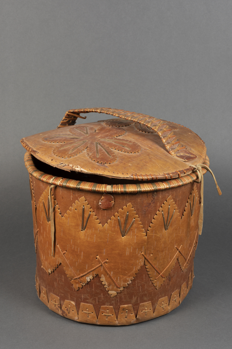 basket with lid