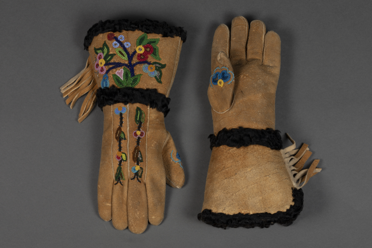 gauntlet  glove