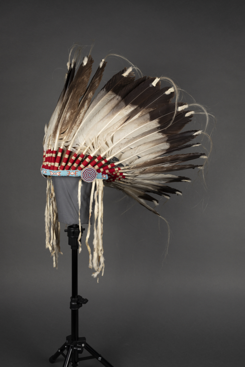 headdress
head dress